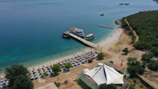 Udhëtime Turistike  me anije dhe gomone ne plazhet e Karaburunit nga Aquamarine Adventure Boat Trip Vlorë